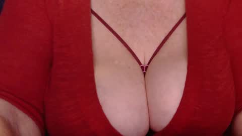 Snapshot of sweetli_angel chatting on 10.01.25 sweetli_angel online show from 10.01.25