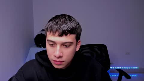 Snapshot of sweetlian_04 chatting on 12.11.24 Lian online show from 12.11.24