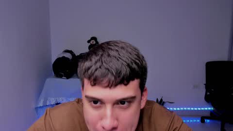 Snapshot of sweetlian_04 chatting on 12.13.24 Lian online show from 12.13.24