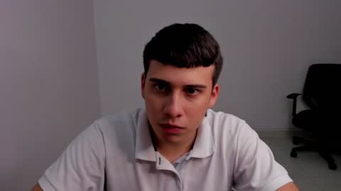 Snapshot of sweetlian_04 chatting on 01.15.25 Lian online show from 01.15.25