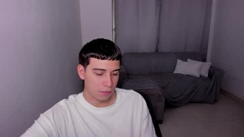 Snapshot of sweetlian_04 chatting on 02.28.25 Lian online show from 02.28.25