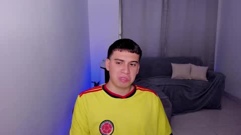 Snapshot of sweetlian_04 chatting on 03.06.25 Lian online show from 03.06.25