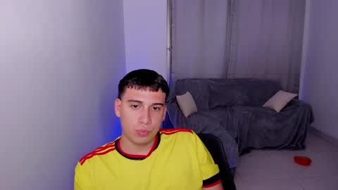 Snapshot of sweetlian_04 chatting on 03.06.25 Lian online show from 03.06.25