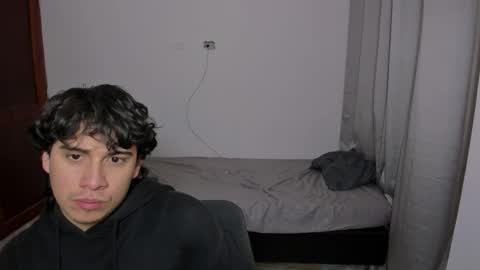 Snapshot of sweetlian_04 chatting on 10.06.25 Lian online show from 10.06.25