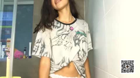 Snapshot of sweetlittlevenus chatting on 09.11.25 Venus online show from 09.11.25