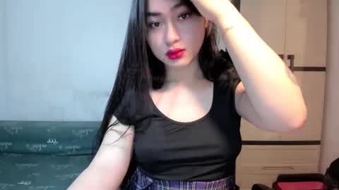 Snapshot of sweetlovepinay04 chatting on 12.02.24 Zoe online show from 12.02.24