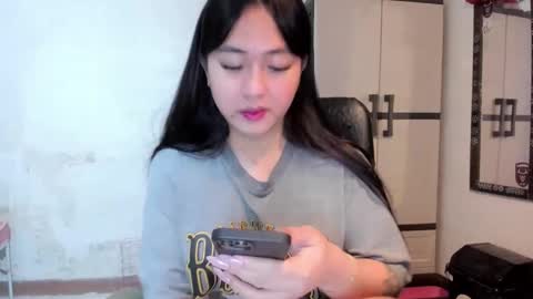 Snapshot of sweetlovepinay04 chatting on 01.02.25 Zoe online show from 01.02.25