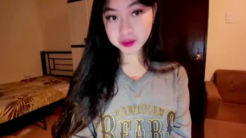 Snapshot of sweetlovepinay04 chatting on 10.16.25 Zoe online show from 10.16.25