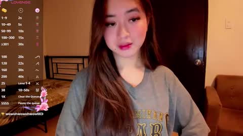 Snapshot of sweetlovepinay04 chatting on 11.22.25 Zoe online show from 11.22.25