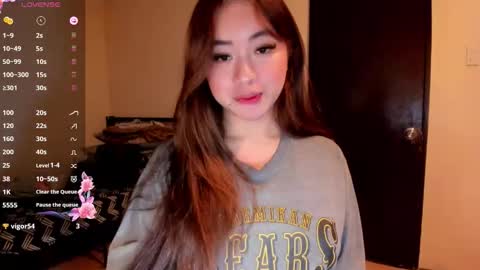 Snapshot of sweetlovepinay04 chatting on 05.10.26 Zoe online show from 05.10.26