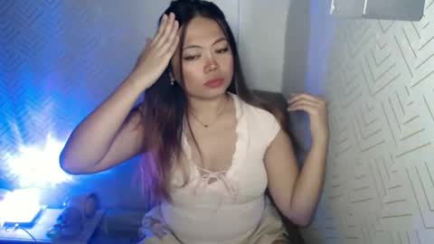 Snapshot of sweetlover_nicole chatting on 05.19.26 NICOLE online show from 05.19.26