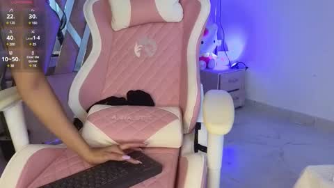 Mia  online show from 03.03.25