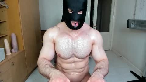 Snapshot of sweetmuscles_boy chatting on 06.04.26 Lorenzo online show from 06.04.26