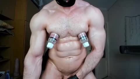Snapshot of sweetmuscles_boy chatting on 06.05.26 Lorenzo online show from 06.05.26