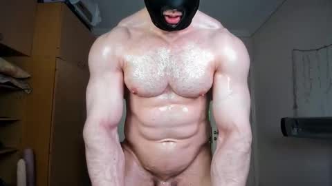 Snapshot of sweetmuscles_boy chatting on 06.08.26 Lorenzo online show from 06.08.26
