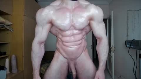 Snapshot of sweetmuscles_boy chatting on 07.13.26 Lorenzo online show from 07.13.26