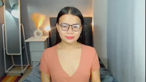 Snapshot of sweetnwildts chatting on 11.22.25 Ghena online show from 11.22.25