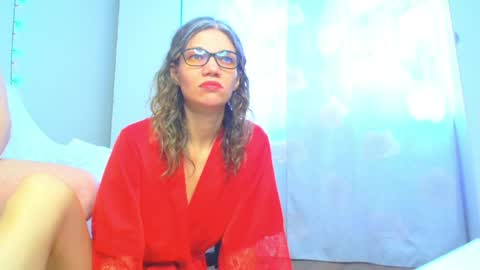 Snapshot of sweetpairfun chatting on 04.20.26 Veronica and Alex online show from 04.20.26