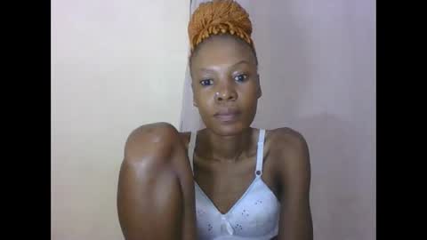 ESTHER online show from 02.08.26