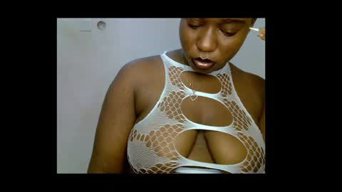 Snapshot of sweetpetitgirl chatting on 06.29.26 LILY BRANDY online show from 06.29.26