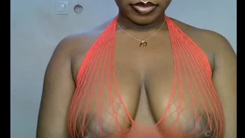 Snapshot of sweetpetitgirl chatting on 07.10.26 LILY BRANDY online show from 07.10.26