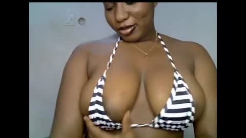 Snapshot of sweetpetitgirl chatting on 07.13.26 LILY BRANDY online show from 07.13.26