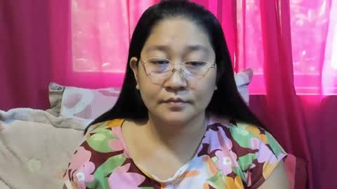 Snapshot of sweetpilipina88 chatting on 06.25.26 MIA online show from 06.25.26