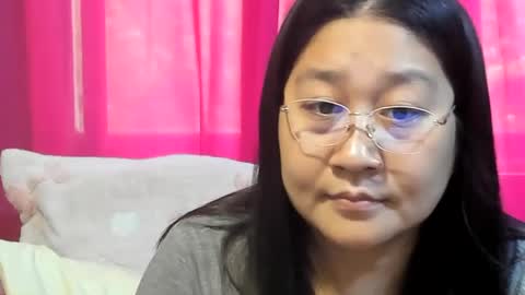 Snapshot of sweetpilipina88 chatting on 07.25.26 MIA online show from 07.25.26