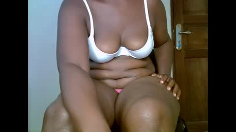 Snapshot of sweetrenne chatting on 02.20.25 sweetrenne online show from 02.20.25