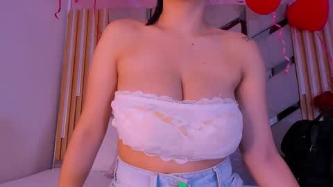 Snapshot of sweetsalome_01 chatting on 02.19.26 sweetsalome_01 online show from 02.19.26