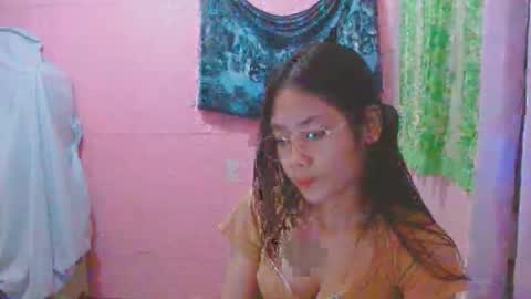Mia online show from 05.17.26