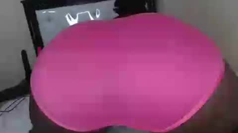 Snapshot of sweetslyvie chatting on 07.16.26 sweetslyvie online show from 07.16.26