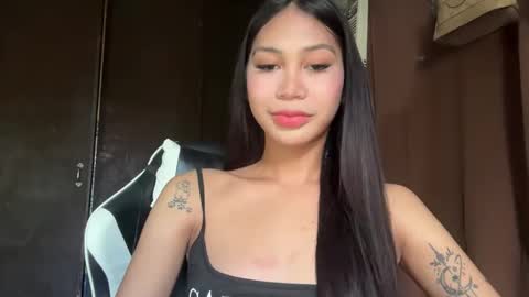 Snapshot of sweetstares chatting on 02.11.26 yanny online show from 02.11.26