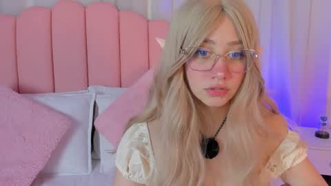 Snapshot of sweett_fire chatting on 05.21.26 sweett_fire online show from 05.21.26
