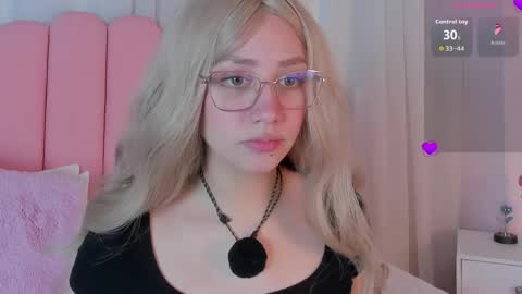 Snapshot of sweett_fire chatting on 05.23.26 sweett_fire online show from 05.23.26