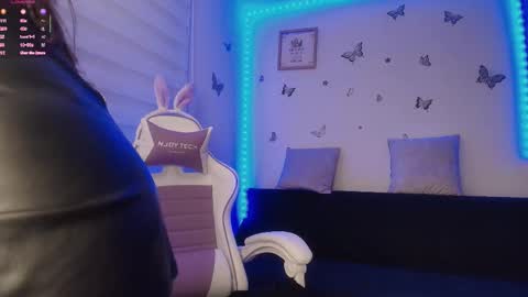 Veronica Independent Model online show from 09.25.25