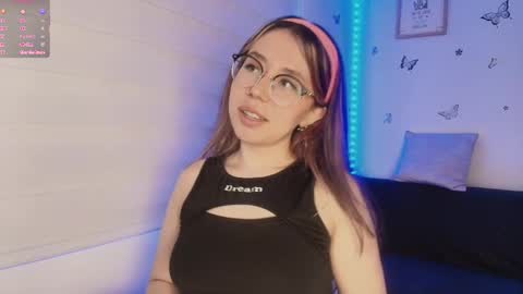 Veronica Independent Model online show from 09.26.25