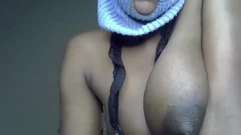 Snapshot of sweetvirgi25 chatting on 02.21.26 loving soul online show from 02.21.26