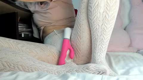 Snapshot of sweety_cum chatting on 02.02.25 Mia online show from 02.02.25