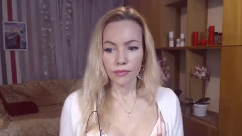 Snapshot of sweety_friend chatting on 12.11.24 Sweety friend online show from 12.11.24