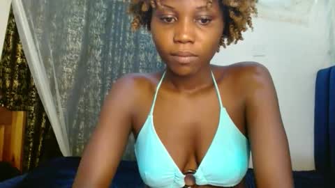 Snapshot of sweety_spixxy chatting on 05.12.26 Dolly online show from 05.12.26