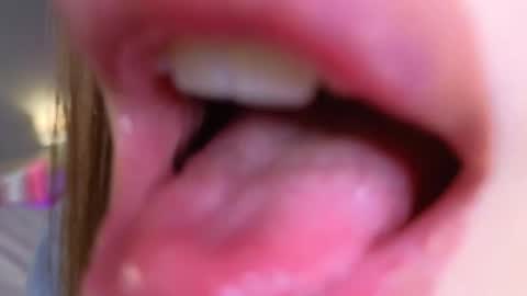 Molly online show from 09.28.25