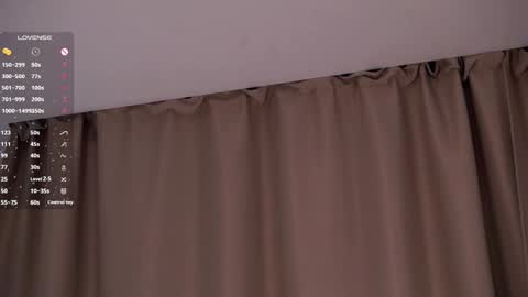 Snapshot of sweetyoops chatting on 03.11.26 Astrid online show from 03.11.26