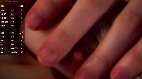 Snapshot of sweetyoops chatting on 04.05.26 Astrid online show from 04.05.26