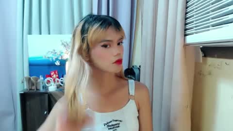 Snapshot of sweetytrannygirlxx chatting on 12.10.24 Megan online show from 12.10.24