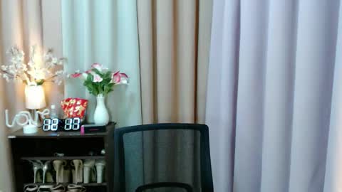 Snapshot of sweetytrannygirlxx chatting on 11.18.25 Megan online show from 11.18.25