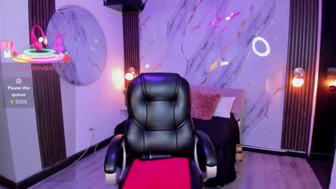 Snapshot of swet_bunnyx_ chatting on 10.31.25 sweet online show from 10.31.25