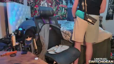 Snapshot of switchdean chatting on 11.18.25 Switch online show from 11.18.25