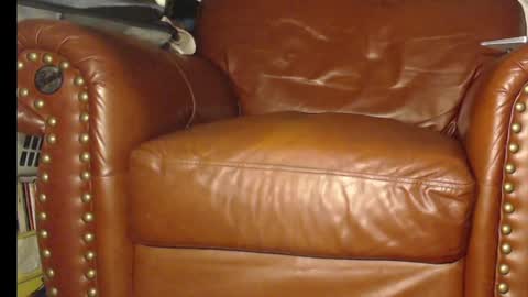 Snapshot of swolebbc chatting on 12.11.24 The DickGod online show from 12.11.24