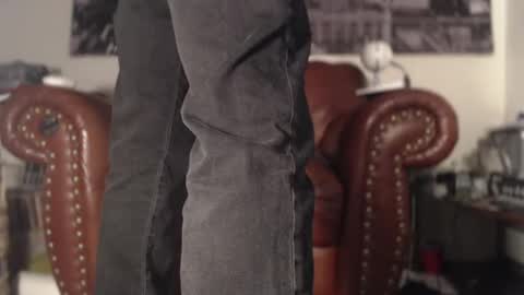 Snapshot of swolebbc chatting on 12.29.24 The DickGod online show from 12.29.24